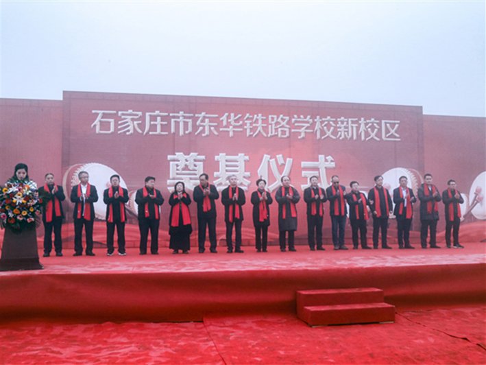 运用管理科学和教学论的原理与方法