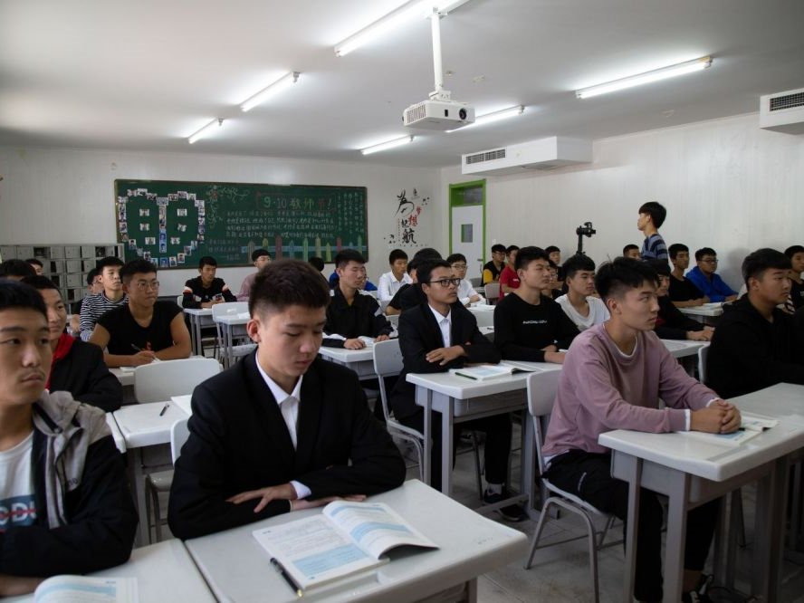 商贸与艺术系举办教学研讨会 | 石家