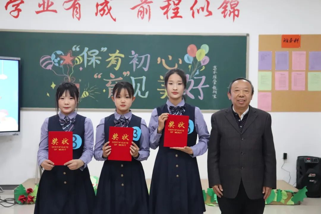本次大赛开展了为期一个月的赛前准备